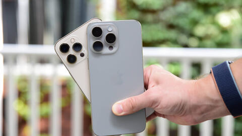 iPhone 15 Pro Max xách tay quay đầu giảm, mất giá hơn 30 triệu đồng sau vài ngày về Việt Nam