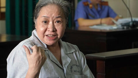 Nữ tiến sĩ văn học thuê người tạt axit nhân tình của chồng