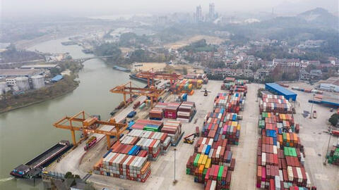 Lĩnh vực sản xuất của Việt Nam trong tháng 8 bị thu hẹp mạnh