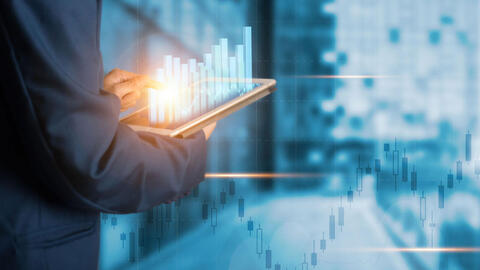 Giao dịch chứng khoán phiên sáng 28/10: VN-Index tiếp tục thiết lập kỷ lục độ cao mới