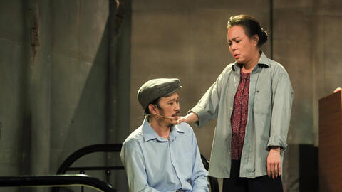 Khán giả xem kịch có nghệ sĩ Hoài Linh tham gia không được quay phim, chụp ảnh