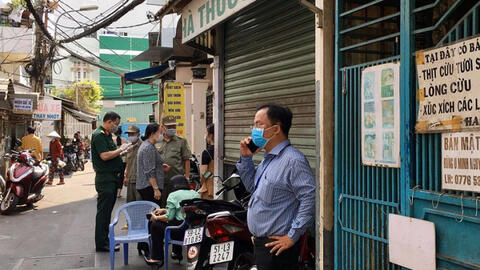 Một số người cách ly đòi ăn nho Mỹ, táo New Zealand