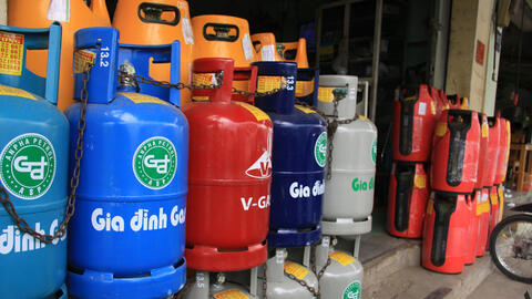 Giá gas giảm mạnh ngày đầu tháng 4
