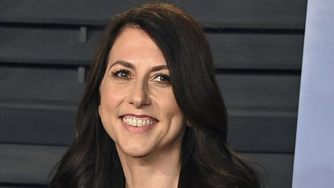 Vợ cũ của tỷ phú Jeff Bezos cho đi thêm 436 triệu USD