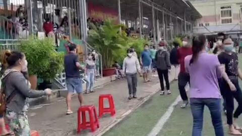 Thật hư chuyện dân bỏ về không tiêm vaccine Vero Cell tại quận 1