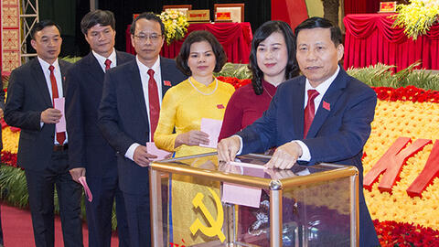 8 Bí thư Tỉnh ủy vừa được bầu không phải người địa phương