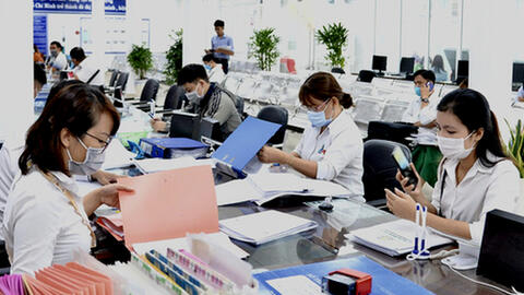 Hà Nội xem xét tăng thu nhập để giảm tình trạng công, viên chức nghỉ việc