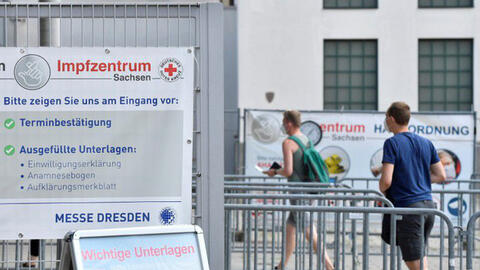 Y tá tráo vắc xin COVID-19 thành nước muối tiêm cho hàng nghìn người