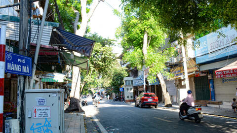 Hàng Mã mùa Trung thu giữa bốn bề chốt chặn