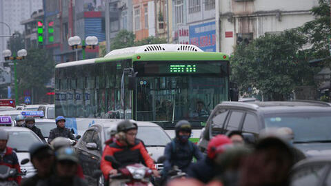 Gọi 0981.860.202 nếu bị quấy rối trên xe buýt