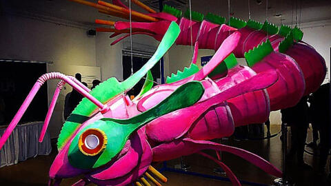 Triển lãm 'Loài Plastic' hay sự trỗi dậy của 'Quái vật nhựa'