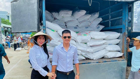 Luật sư nói gì về việc vợ chồng Thủy Tiên, Công Vinh bị tố ăn chặn tiền từ thiện?