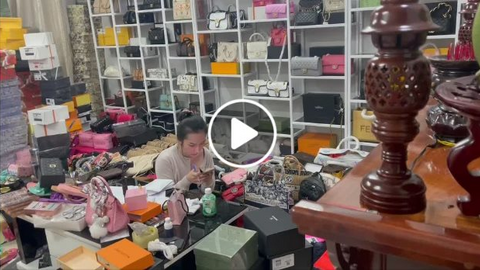 Dùng Facebook bán mỹ phẩm Chanel, Gucci giả, vợ Lê Dương Bảo Lâm bị phạt hơn 51 triệu đồng