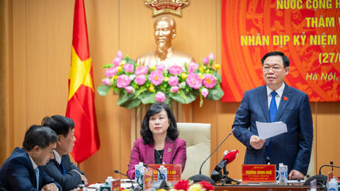 Chủ tịch Quốc hội Vương Đình Huệ đến thăm và làm việc tại Bộ Y tế nhân dịp kỷ niệm 69 năm ngày Thầy thuốc Việt Nam