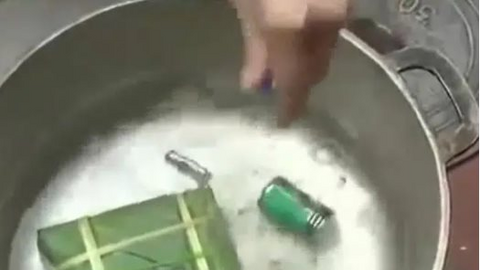 Nhận biết bánh chưng luộc bằng pin như thế nào?