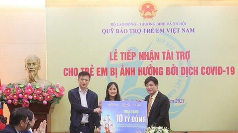 Vinamilk ủng hộ 10 tỷ đồng và 1 triệu ly sữa cho trẻ em bị ảnh hưởng bởi dịch COVID-19