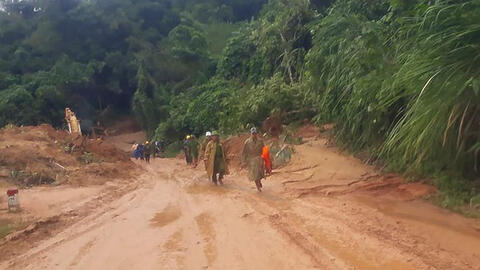 10 tiếng đồng hồ để đưa thi thể đồng chí công an xã hy sinh trong lúc ứng cứu người dân bị nước cuốn trôi