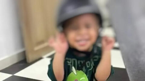 Bé 2 tuổi bị "cướp" khỏi tay mẹ trong vụ bắt cóc rúng động, cảnh sát ráo riết truy tìm rồi phát hiện sự thật "ngã ngửa"