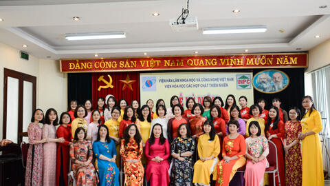 Giải thưởng Kovalevskaia 2020 vinh danh tập thể các nhà khoa học nữ Viện hóa học các Hợp chất thiên nhiên