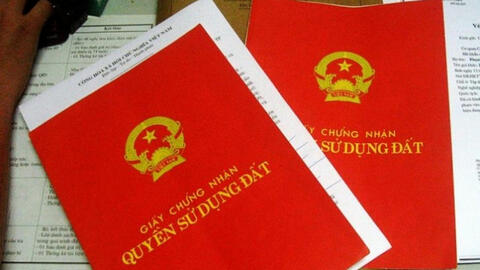 Bộ TN&MT đề nghị việc cấp sổ đỏ ghi cả tên vợ, tên chồng