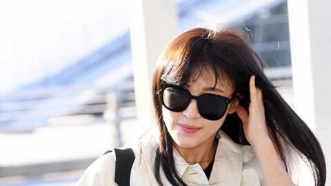 Ha Ji Won gây ngỡ ngàng vì vẻ quý phái sang trọng trên đường sang Việt Nam