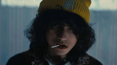 Sơn Tùng không gỡ hẳn MV, chỉ ẩn khỏi YouTube Việt Nam