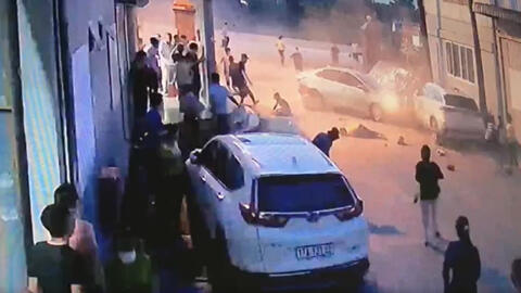 Chồng lái xe tông vào công ty vợ khiến 1 người chết, nhiều người bị thương