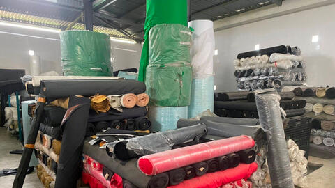 Kho hàng chứa hơn 30 tấn vải không rõ nguồn gốc