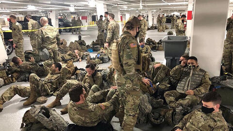 Binh sĩ Vệ binh Quốc gia 'tố' bị đẩy ra nhà xe sau lễ nhậm chức của TT Biden