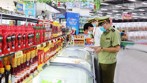 Hàng thiết yếu đồng loạt tăng giá