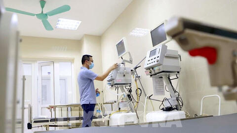 Bộ Y tế khuyến cáo người dân không nên mua, tích trữ máy thở, bình khí oxy