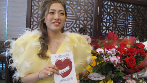 Yêu thương bản thân thì mới có thể dành tình yêu cho người khác