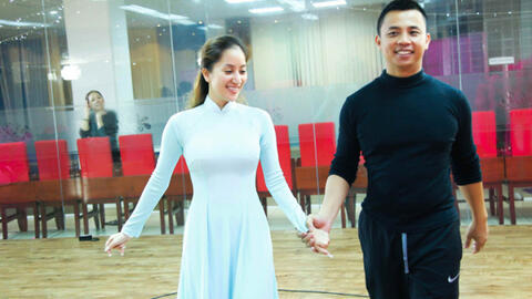 Khánh Thi đăng ảnh quá khứ với Chí Anh, cách xưng hô tiết lộ mối quan hệ hiện tại với tình cũ