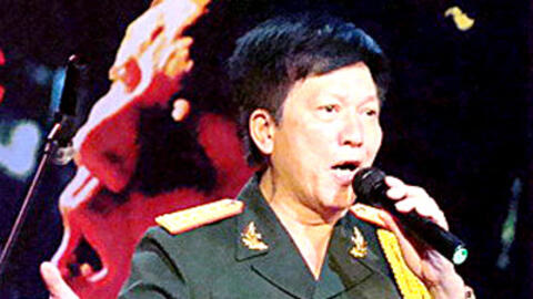 NSƯT Dương Minh Đức: Từ người kỹ sư có kỷ luật thép tới giọng nam cao đẳng cấp của mái trường Quân đội