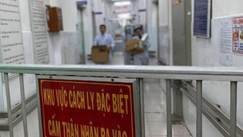 Việt Nam có bệnh nhân thứ 17 dương tính với Covid-19, Hà Nội họp khẩn cấp lúc 22h đêm