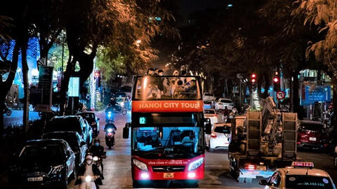 Hà Nội miễn phí vận chuyển khách bằng xe buýt 2 tầng dịp nghỉ lễ 30/4