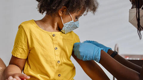 Vì sao nhiều nước chưa tiêm vaccine Covid-19 cho trẻ dưới 5 tuổi?