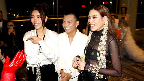 Minh Tú xuất hiện sau màn cầu hôn bất ngờ với bạn trai ngoại quốc, biểu cảm gây chú ý