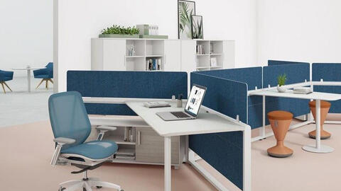 Người mệnh Thủy bài trí bàn làm việc như thế nào để hút tài lộc, sự nghiệp thăng tiến?