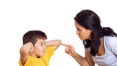 5 nguyên nhân khiến trẻ tự ti, cứng đầu