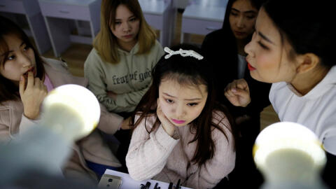 Sự bùng nổ của các "beauty blogger mẫu giáo" ở Trung Quốc gây lo lắng