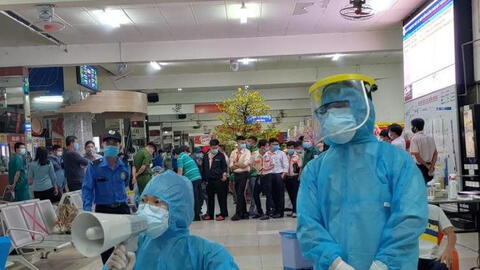 Chìa khoá then chốt cắt đứt chuỗi lây nhiễm ở sân bay Tân Sơn Nhất