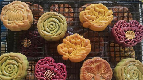 Nhiều loại bánh Trung thu độc, lạ, bắt mắt khuấy động thị trường