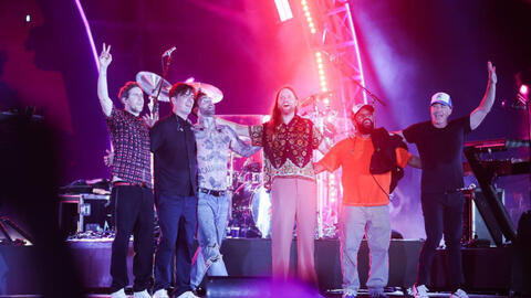 Maroon 5 nức nở khen Phú Quốc đẹp, hứa hẹn sẽ quay trở lại Việt Nam một lần nữa