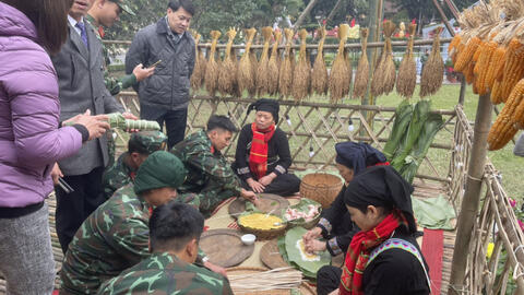 "Happy Tết 2024" khẩn trương hoàn tất không gian Lễ hội cho ngày mai khai cuộc