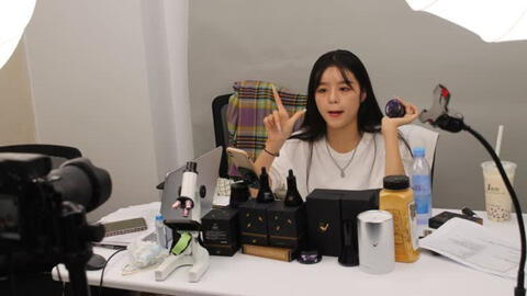 Giới trẻ Trung Quốc giúp ngành mỹ phẩm bùng nổ trong thời kỳ đại dịch