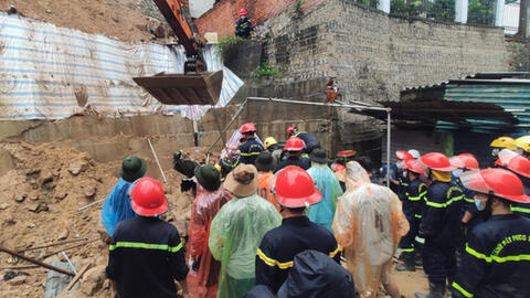 Hạ Long: Sạt lở kè vùi lấp 4 người công nhân, 3 người tử vong