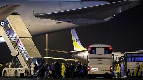 Cận cảnh quá trình di tản gần 400 công dân Mỹ rời khỏi tàu Diamond Princess