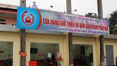 Tết này mua pháo hoa hợp pháp ở đâu?