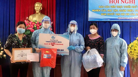 Những đóng góp của phụ nữ trong cuộc chiến chống đại dịch COVID-19